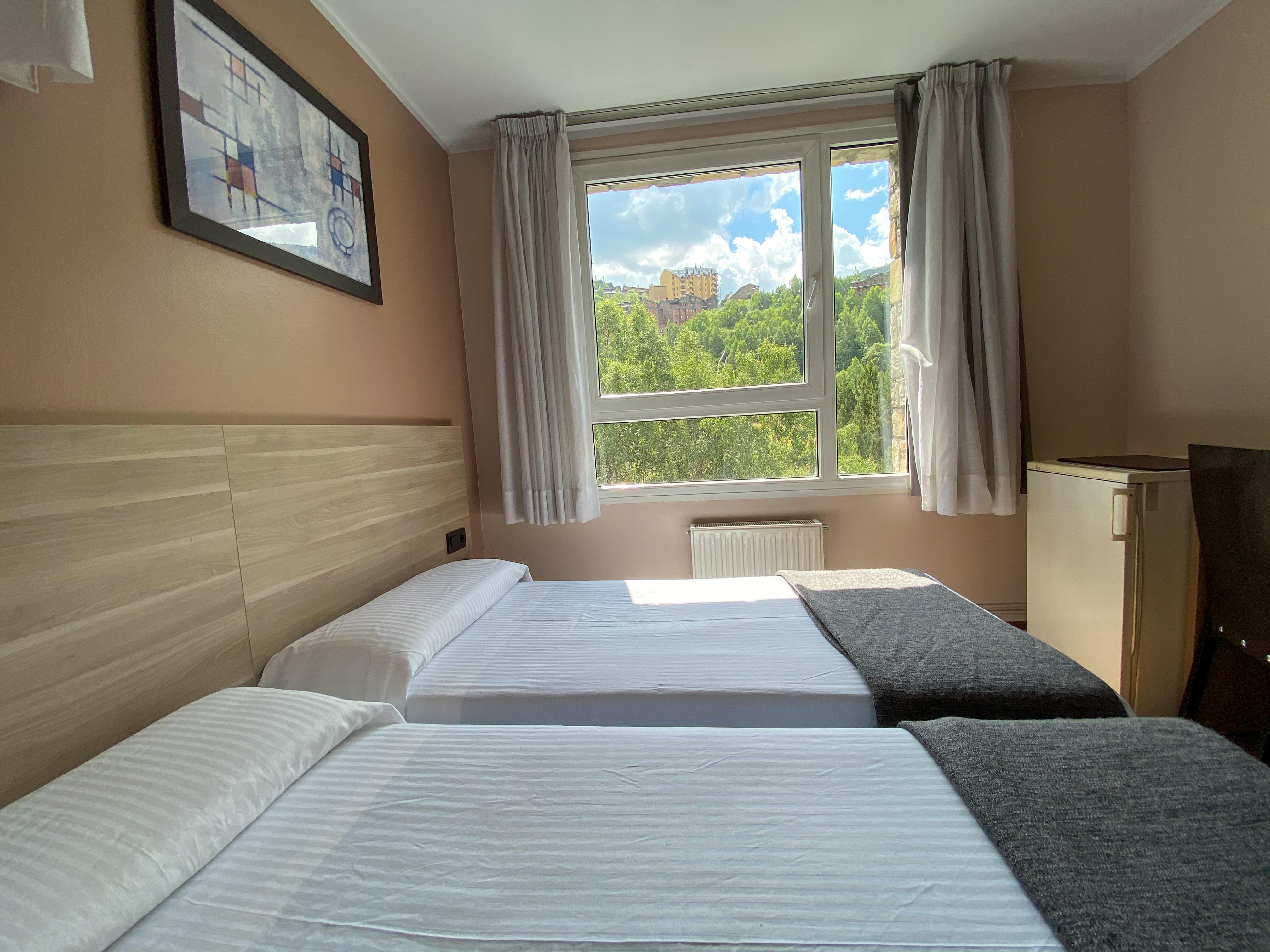 Somriu Hotel Vall Ski Incles Zewnętrze zdjęcie