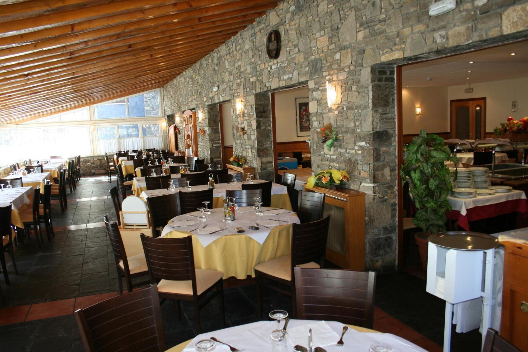 Somriu Hotel Vall Ski Incles Zewnętrze zdjęcie